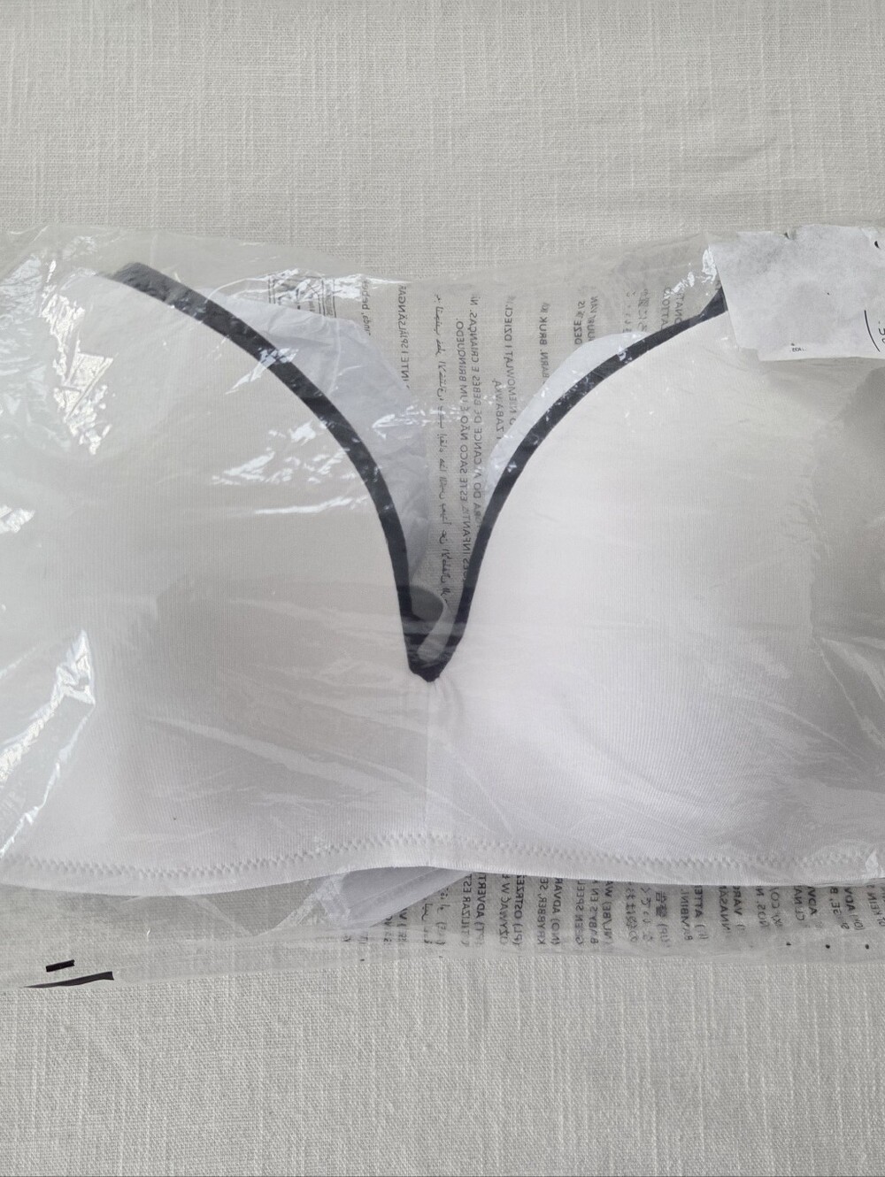 Amazon Essentials Pack Of 2 Bra White & Black 38A, Medium stretch